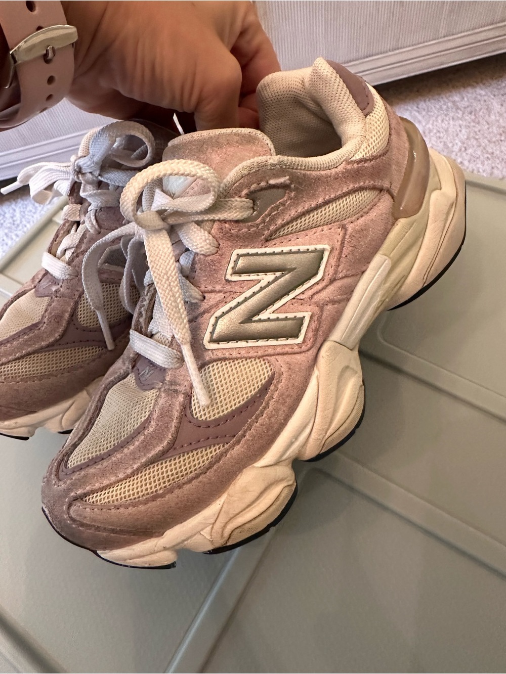 New Balance Kids Mauve Suede Mesh Sneaker with Silver Logo - Picture 3 of 7